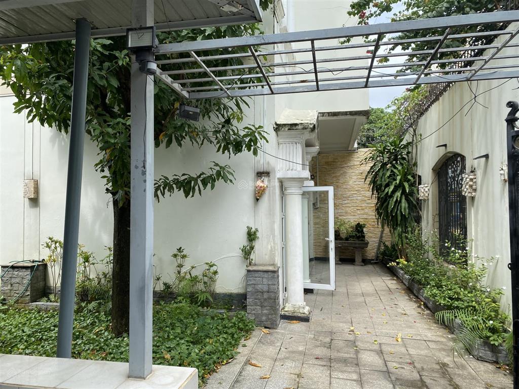 Bán nhà đường n9, khu dân cư d2d, thống nhất, biên hòa, đồng nai. dt 16 x 18m. đất ở. giá 23,5 tỷ