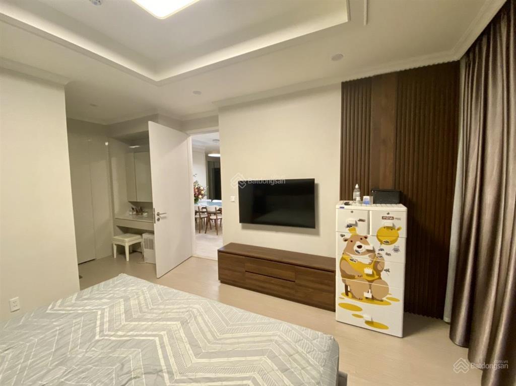 Cho thuê căn hộ 100.9m2 2pn full 30tr/th tòa 903 starlake.  0339 937 ***