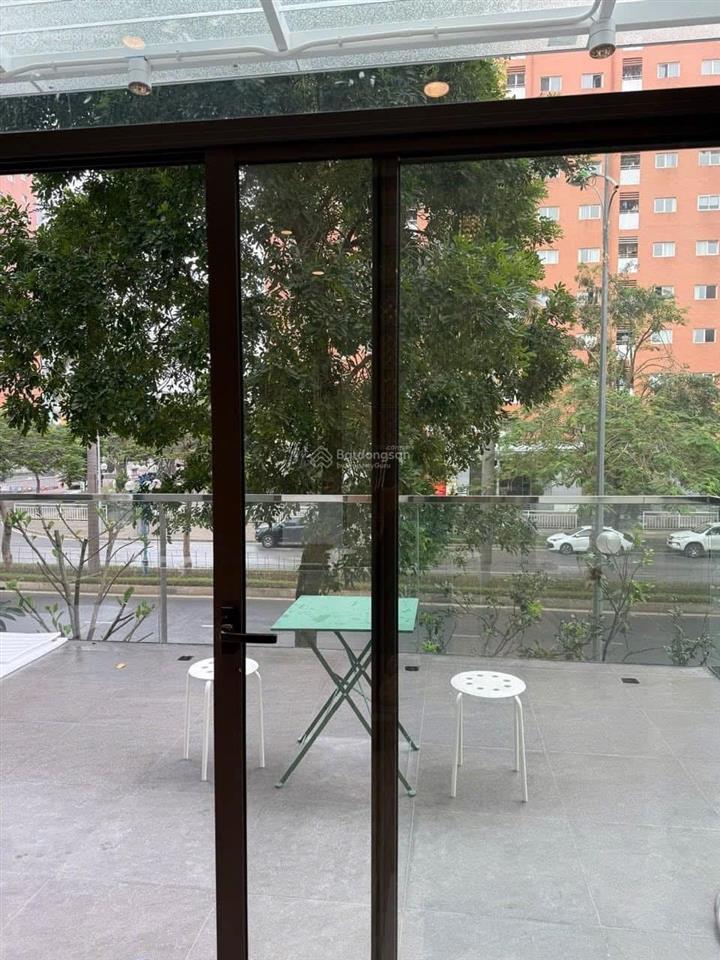 Cho thuê liền kề starlake giá 45tr/t 135m2x4tầng thang máy  0339 937 ***.