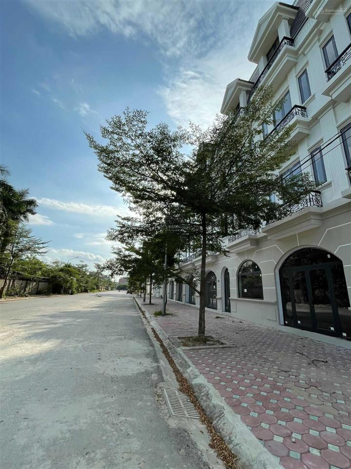 Bán căn góc liền kề xây thô đấu giá trũng trên lai xá, hoài đức, 80.3m2, 4 tầng, 2 mặt đường