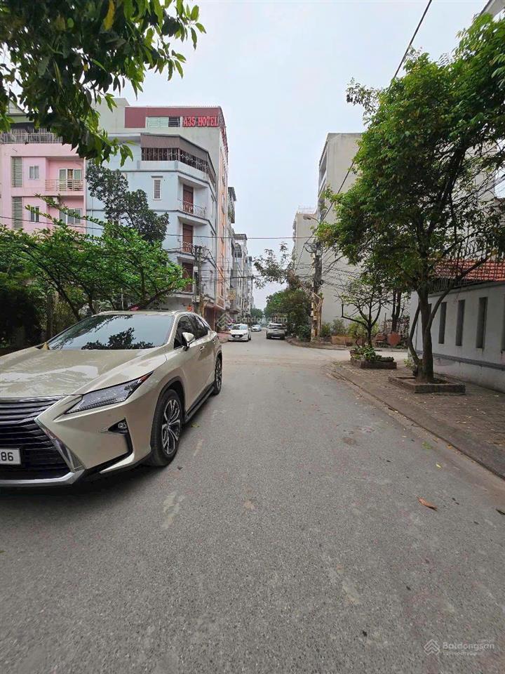 Bán nhà 5 tầng, 67,5m2 tái định cư lai xá, hoài đức gần quốc lộ 32 và vành đai 3.5, giá 15 tỷ