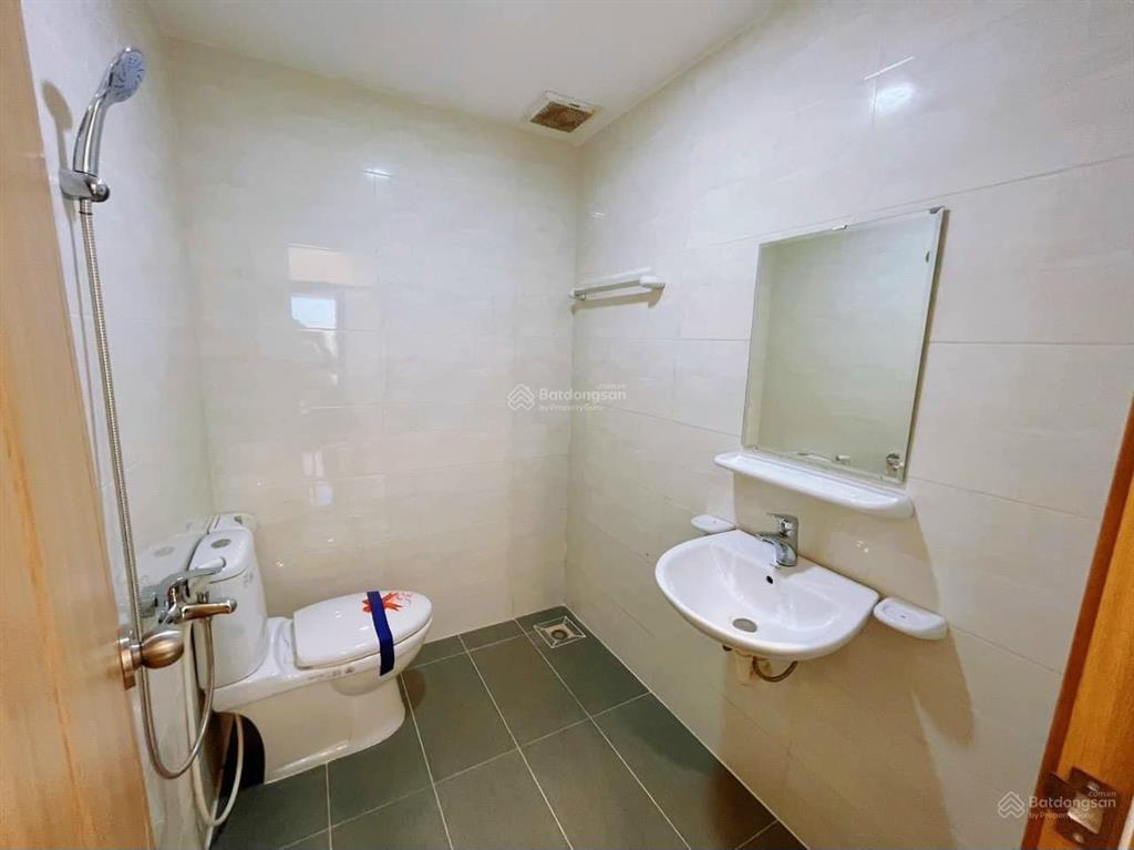 Chủ cần bán căn 1pn 45m2 view landmark81 tầng đẹp giá tốt + sổ hồng. hỗ trợ vay 80%