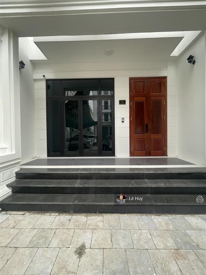 Chuyển nhượng nhanh căn liền kề  hướng bắc, gần đường louis 10, giá nhỉnh 25 tỷ.  0987 765 ***