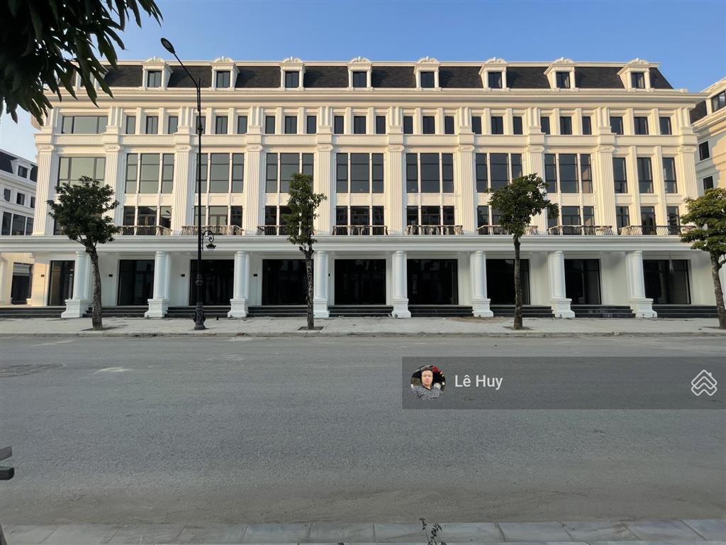 Cần bán nhanh căn góc công viên, đường 30m, hướng nam, view hồ yên sở rộng 193.6m2, mặt tiền 8.55m