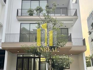 Siêu phẩm mystery q2 villa mới xây 5 tầng style hiện đại thang máy  700m2 sử dụng  90tr/thg