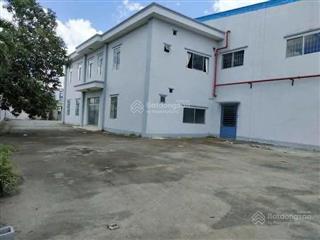 Cho thuê kho xưởng 6.000m2 có pccc tự động gần chợ hóc môn
