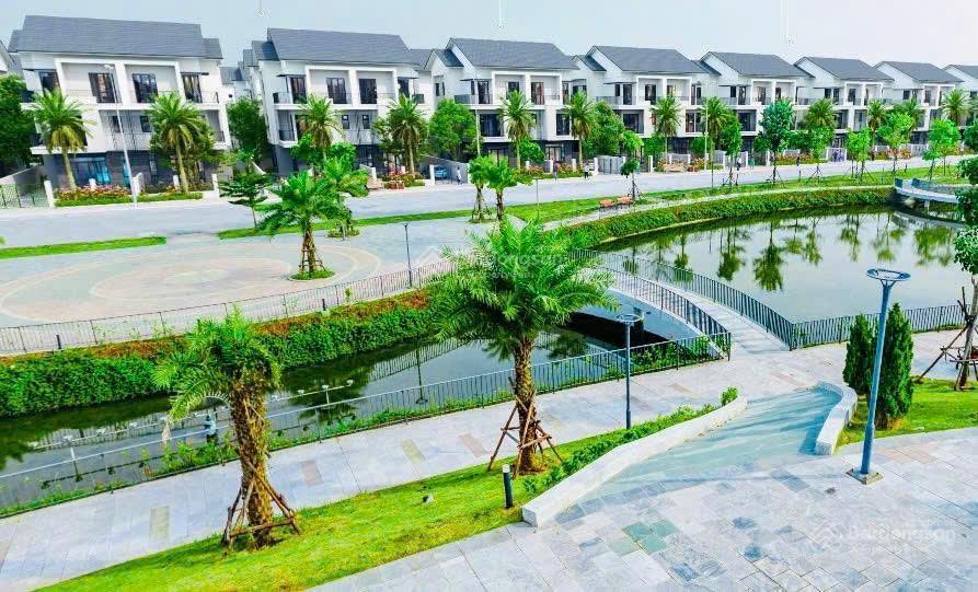 Duy nhất 1 căn biệt thự view trực diện hồ điều hòa, đối diện ga metro trung mầu hà nội