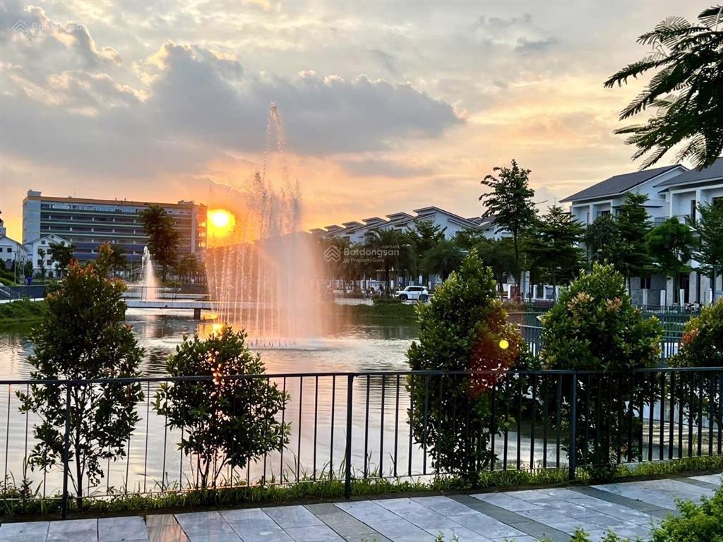 Biệt thự view sông cách vin cổ loa 15 phút di chuyển, chiết khấu thanh toán nhanh 10%.