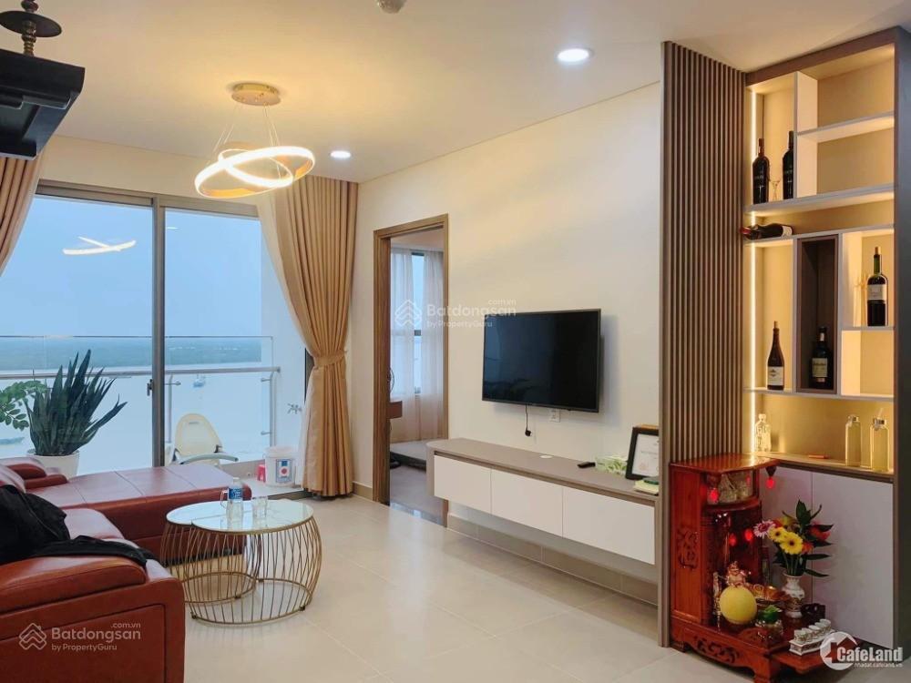 Bán căn góc 2pn view cực đẹp, nội thất cao cấp, cho thuê 40 triệu/tháng