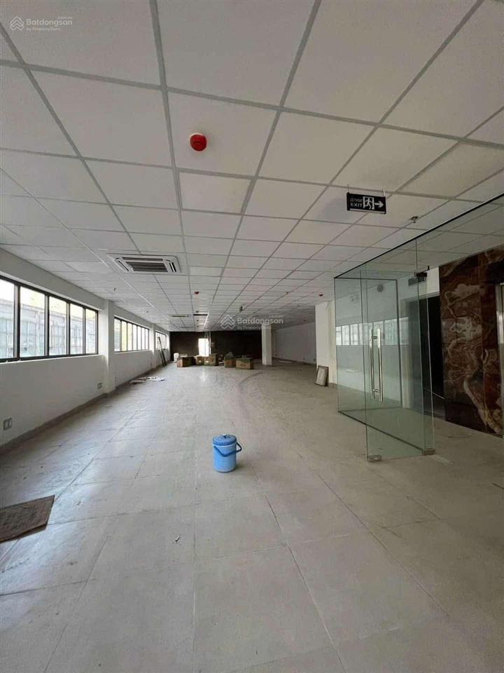 Cho thuê toà nhà 1250m2 mặt tiền chiều ngang lớn trung tâm ninh kiều, cần thơ