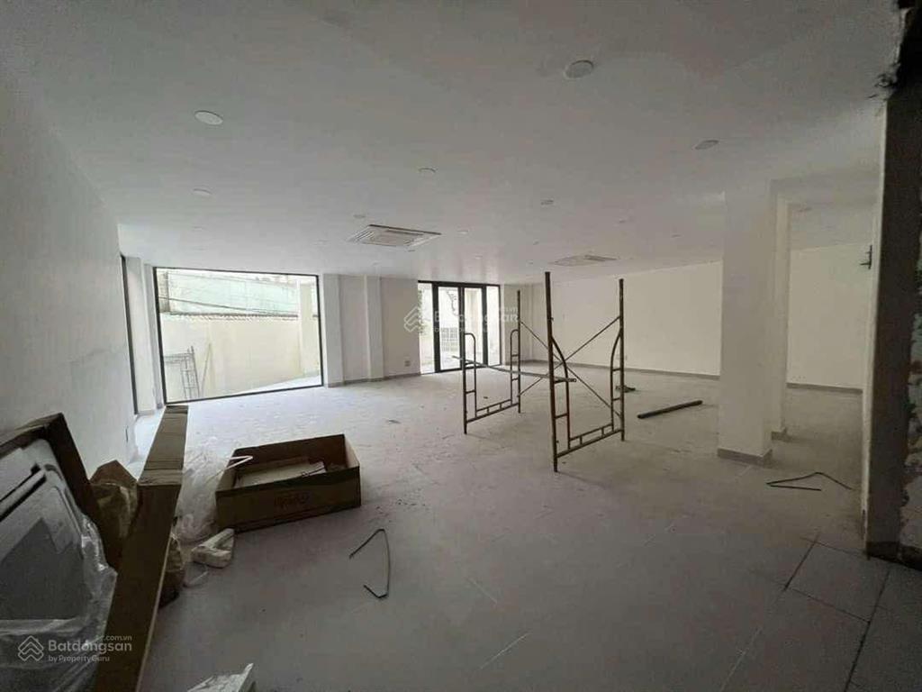 Cho thuê toà nhà 1250m2 mặt tiền chiều ngang lớn trung tâm ninh kiều, cần thơ