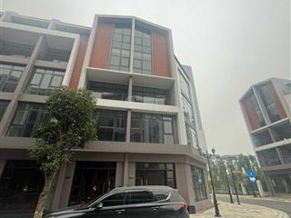 Độc quyền căn liền kề sát góc phân khu phố biển, vị trí đẹp, giá rẻ   0978 585 ***