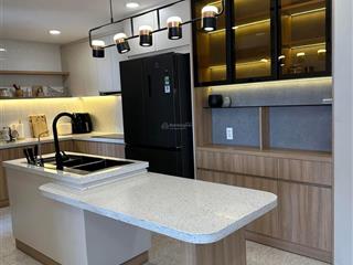 Bán căn hộ 90m2 căn góc view bitexco lầu cao, xem đuợc pháo hoa