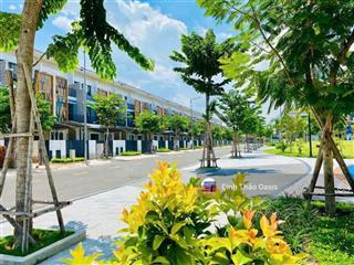 Cho thuê nhà mới đẹp có 3 phòng ngủ, đầy đủ nội thất kế trung tâm thành phố mới bình dương