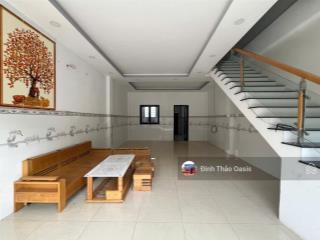 Chủ kẹt tiền cần bán nhà phố đã hoàn thiện , giá rẻ tại khu đô thị oasis city, tp bến cát