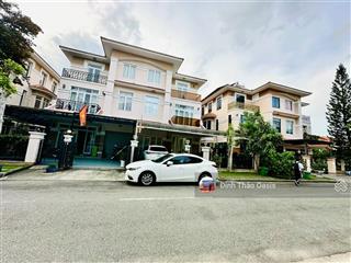 Chủ kẹt tiền cần bán biệt thự song lập 10m giá tốt kế hồ bơi oasis1,gần siêu thị aeon mall bd