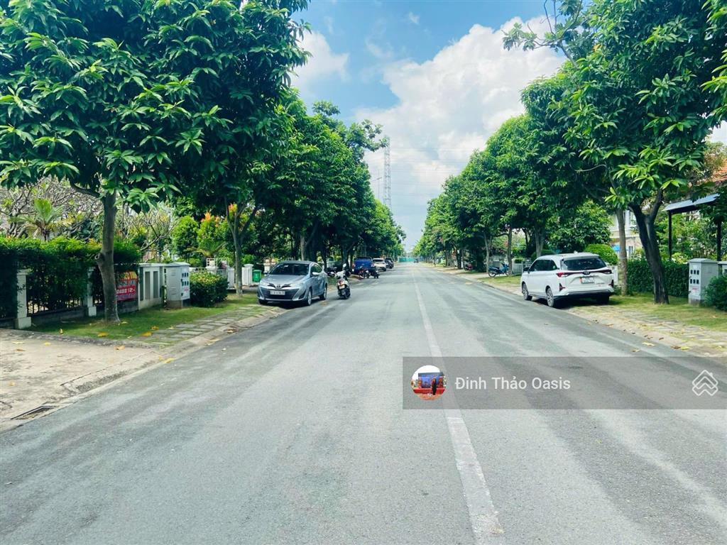 Chủ định cư mỹ cần bán biệt thự 300m2 ngay trục chính tại oasis kế siêu thị aeon mall bd