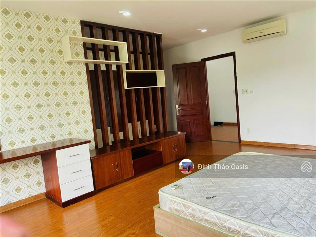 Chủ định cư mỹ cần bán biệt thự 300m2 ngay trục chính tại oasis kế siêu thị aeon mall bd