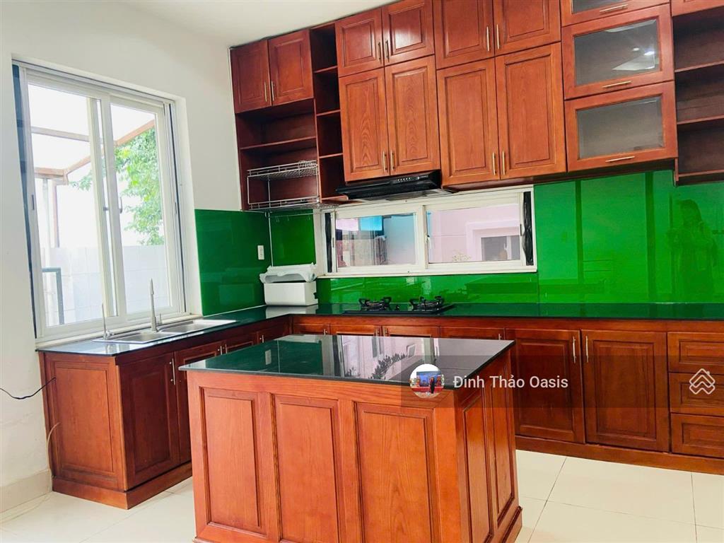 Chủ định cư mỹ cần bán biệt thự 300m2 ngay trục chính tại oasis kế siêu thị aeon mall bd