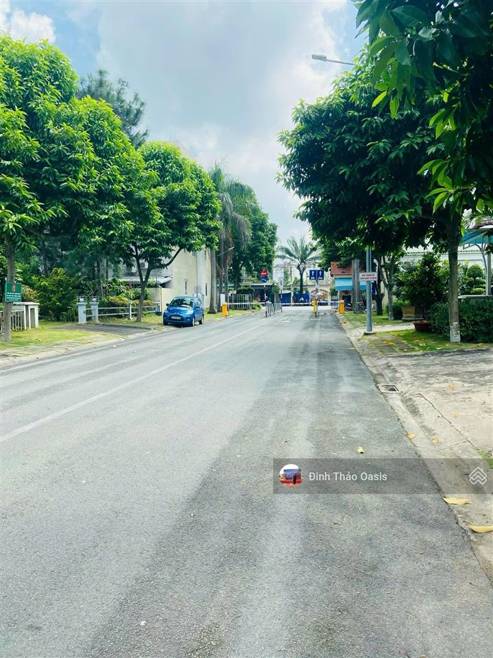 Chủ định cư mỹ cần bán biệt thự 300m2 ngay trục chính tại oasis kế siêu thị aeon mall bd