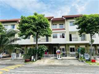 Cần bán biệt thự 100m2 nhà đẹp sẵn doanh thu tại oasis kế siêu thị aeon mall bình dương