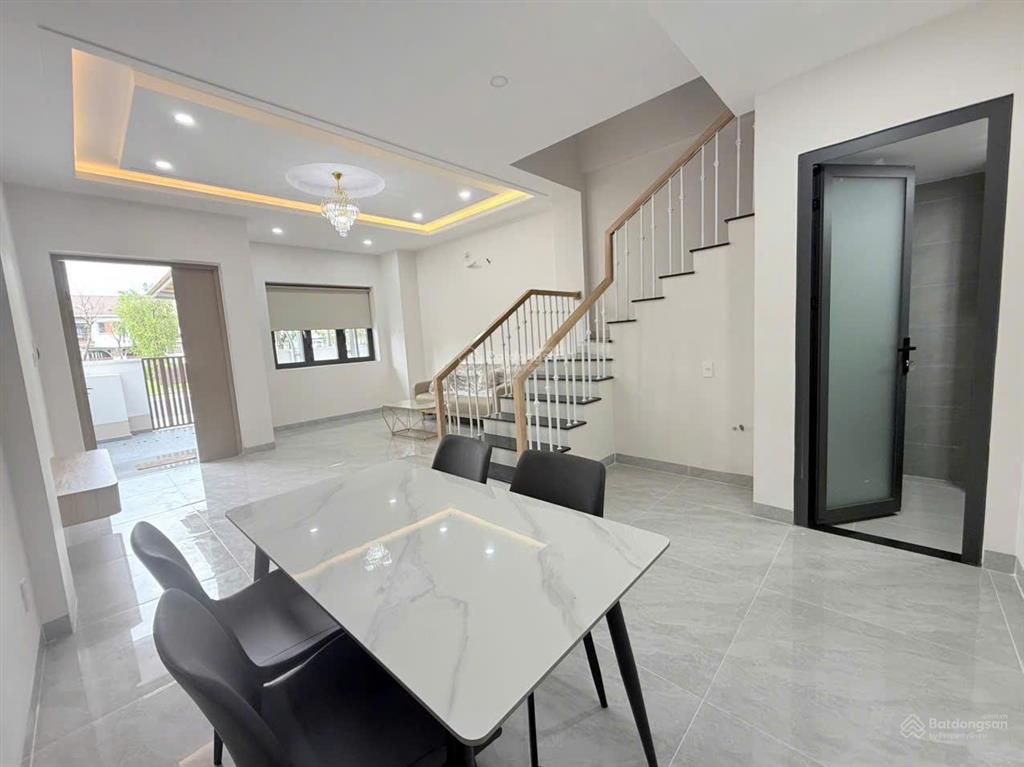 Chính chủ cho thuê biệt thự 4pn4wc, nhà mới 100% tại sun casa central, vsip 2.  0986 196 ***