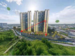 Bán 2pn gốc b3  2x. 18 la pura giá 3.2 tỷ chưa trừ ck 3%, view siêu đẹp sát tầng tiện ích