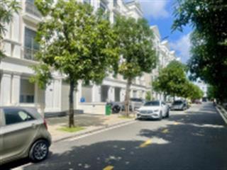 Bán nhà song lập căn góc dãy m5 dự án mahattan tại vinhomes grand park. dt 120m2.