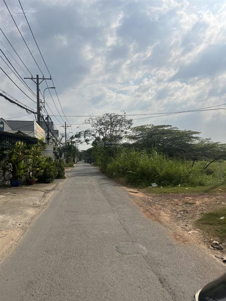 Đất mặt tiền đường 6d, bình chánh. 7.450m2 80m x 70 giá 16tr/m2