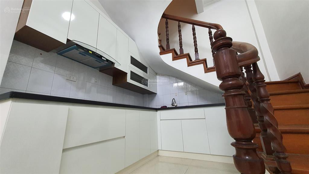 Chính chủ cho thuê nhà 5 tầng 3pn đường tôn đức thắng, văn miếu, hn
