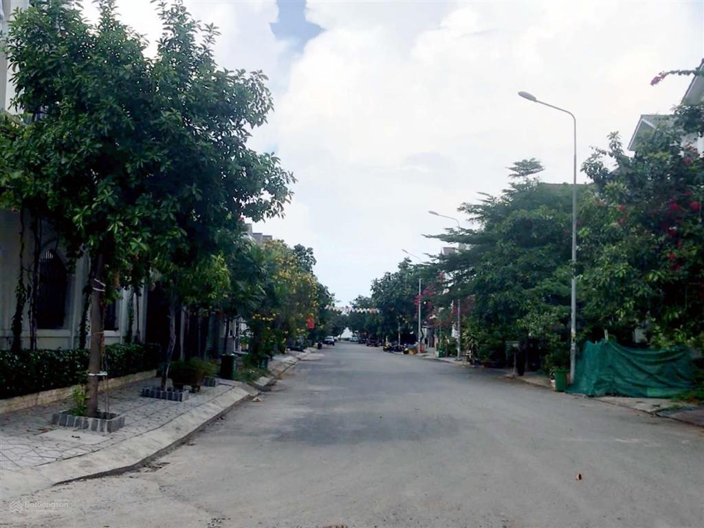 Bán nhà 4 tầng góc 2 mặt tiền đường 16m |dtsd 385m2| gần sông công viên đặng thùy trâm bình lợi qbt