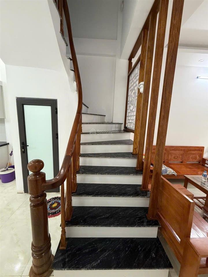 Chỉ từ 6 tỷ sở hữu ngay nhà lai xá 42m2  8 phòng  cho thuê 25tr/tháng  sổ đỏ cc