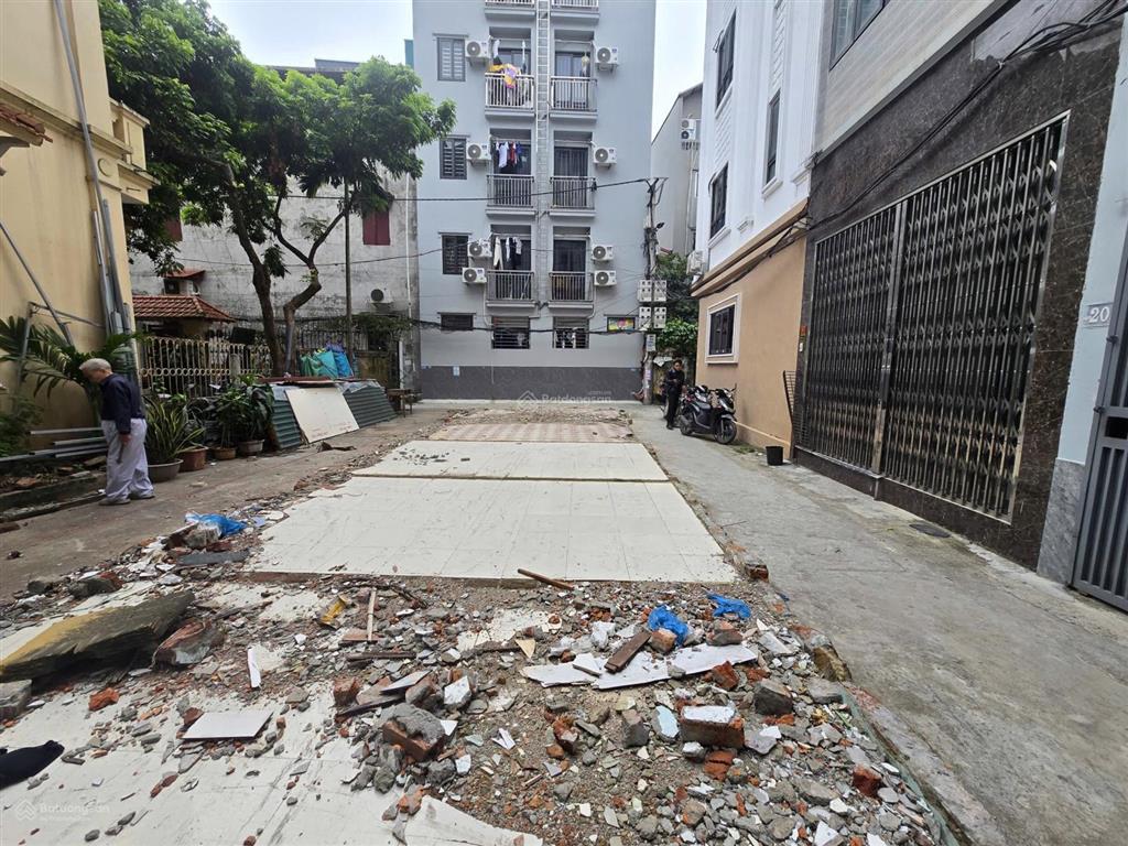 10,5 tỷ có ngay đất khu công viên hoà bình 53m2  ngõ ô tô  lô góc  mặt tiền 5m   0934 503 ***