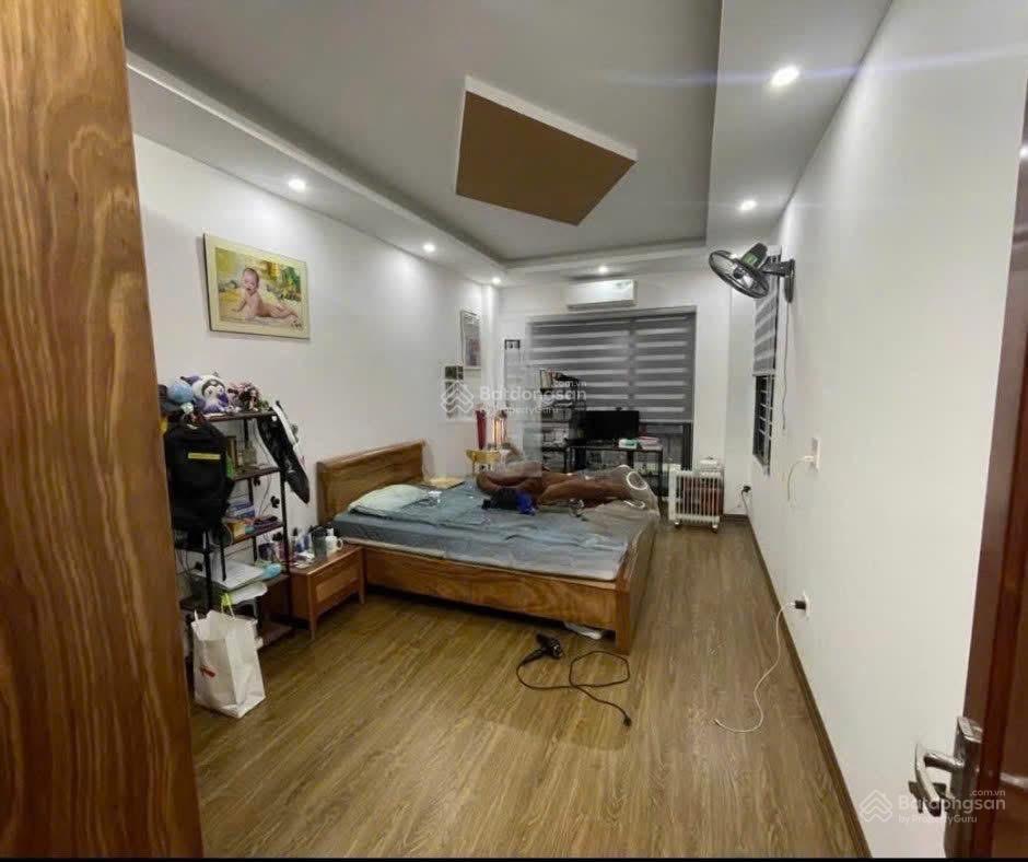 Chỉ từ 5 tỷ có ngay nhà lai xá  lô góc  ngõ ô tô tránh  5 tầng  sổ đỏ cc