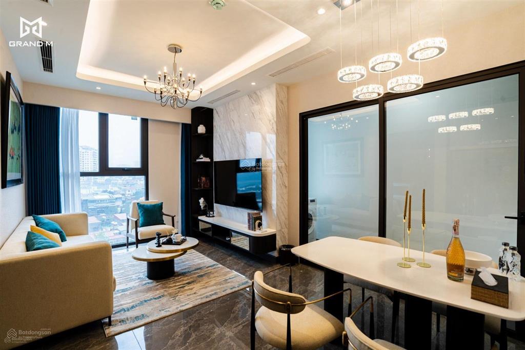 Bán gấp chcc 2pn, 70m2 tại the gloria  8 nguyên hồng, nhận nhà ở ngay, đã có sổ. giá chỉ từ 9,x tỷ