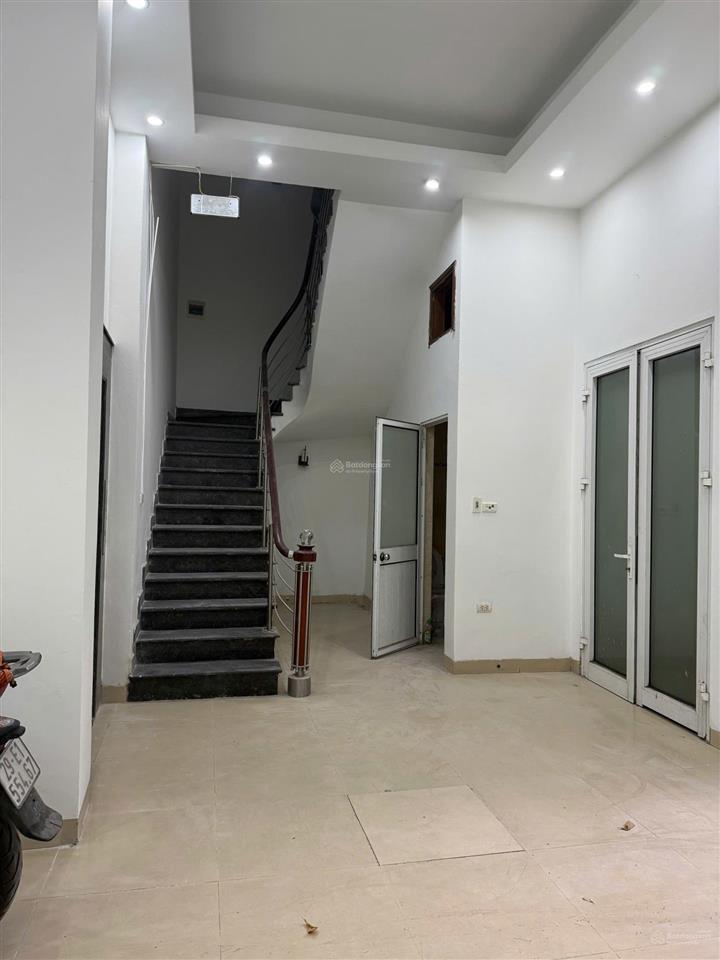 Cho thuê nhà mặt phố tại phố tương mai, 93m2, 6 tầng. nhà đẹpgiá rẻ