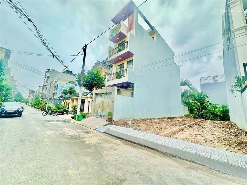 Bán đất 4*24 full thổ cư, đường đẹp kdc vip có 2 lô đã bán 1 lô