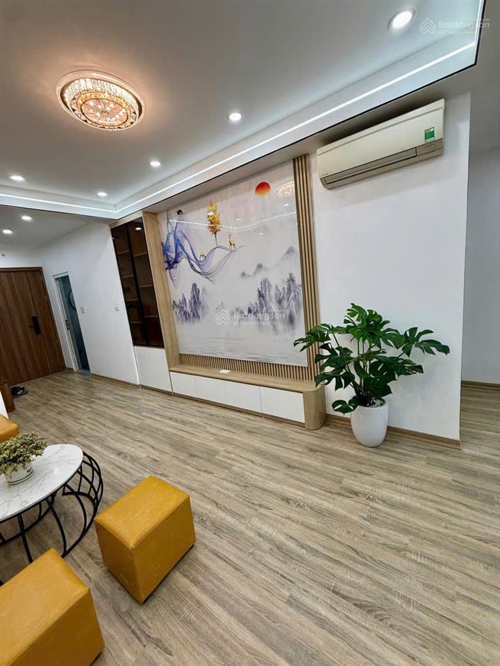 Nội thất cao cấp  bán giá rẻ căn 68m toà sdu 143 trần phú, hà đông.  0988 768 ***