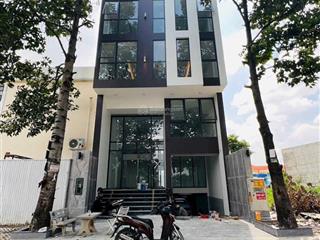 Cho thuê tòa nhà kdc huy hoàng, quận 2