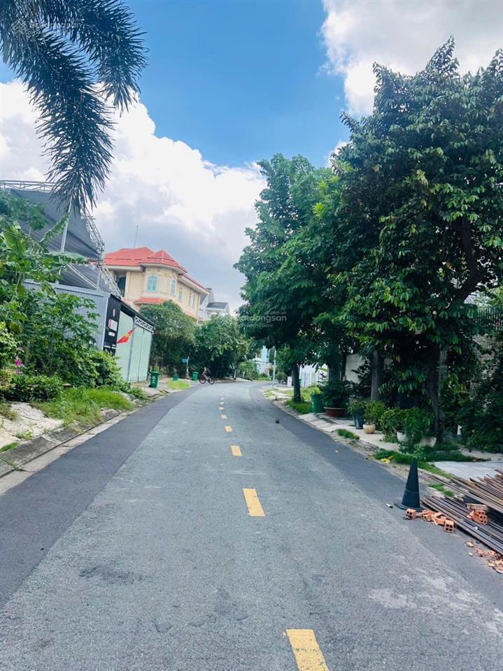 Độc quyền bán gấp biệt thự hồ bơi đường số 31a apak q2. dt 320m2 (16x20m) hđt 5000$ giá 58 tỷ