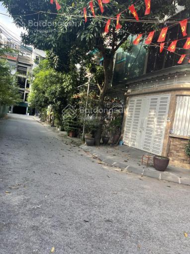 Gia đình tôi cần bán nhanh căn nhà 73m2 đường ô tô tránh, vỉa hè 2 bên, vài phút ra hồ linh đàm