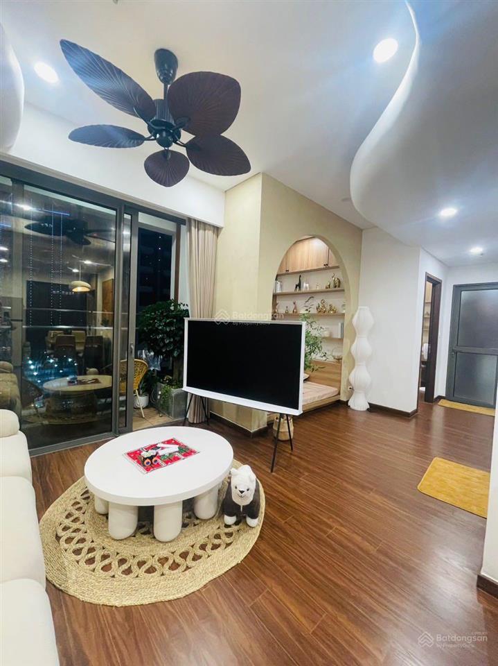 Chính chủ bán gấp 2pn góc h1.1818 64m2 hơn 4,8 tỷ masteri waterfront vinhomes ocean park 0966 768 ***