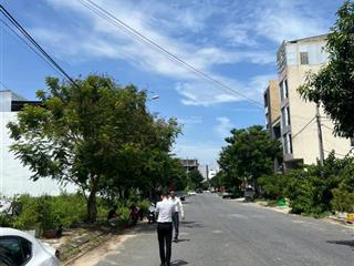 Đường đoàn khuê còn sót lại lô đất, hướng đông bắc