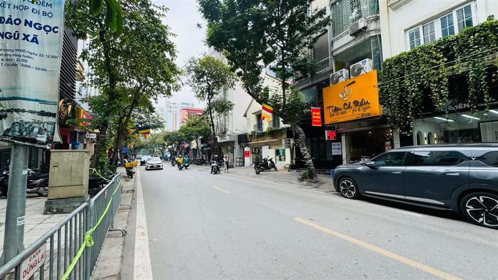 Bán đất vàng cửa bắc diện tích 310m², mặt tiền 10m, giá 160 tỷ