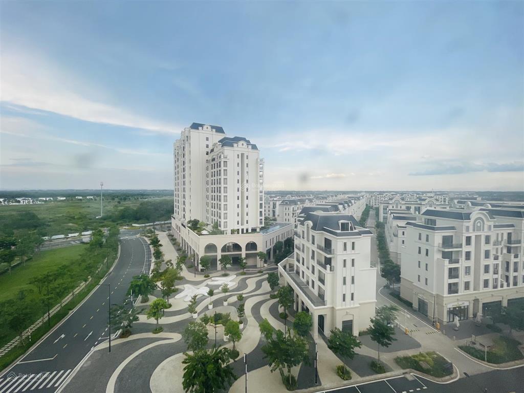Bán căn panorama đảo swanbay tầng cao view đẹp có nội thất đang cho thuê 4.3 tỷ