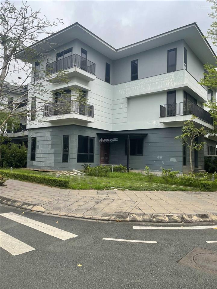 Cho thuê biệt thự cụm lakeside villas splendora, căn góc thoáng, có thang máy, chỉ 35tr/th.