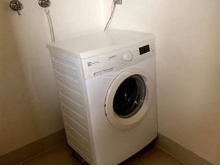 Cho thuê căn hộ 128m2, 15 triệu/tháng, 3pn, 3wc, tại mailand hanoi city, 0985 302 ***, nhà đẹp.