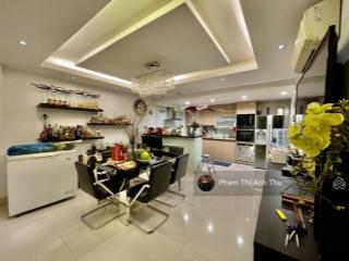 Ở ngay villa đẹp nhất nhì nam kỳ khởi nghĩa ngang 10.4m, 5 tầng, 6pn nội thất xịn. giá 22.99 tỷ tl