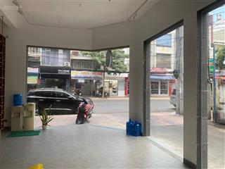 Cho thuê nhà góc 2 mặt tiền  4 tầng quang trung