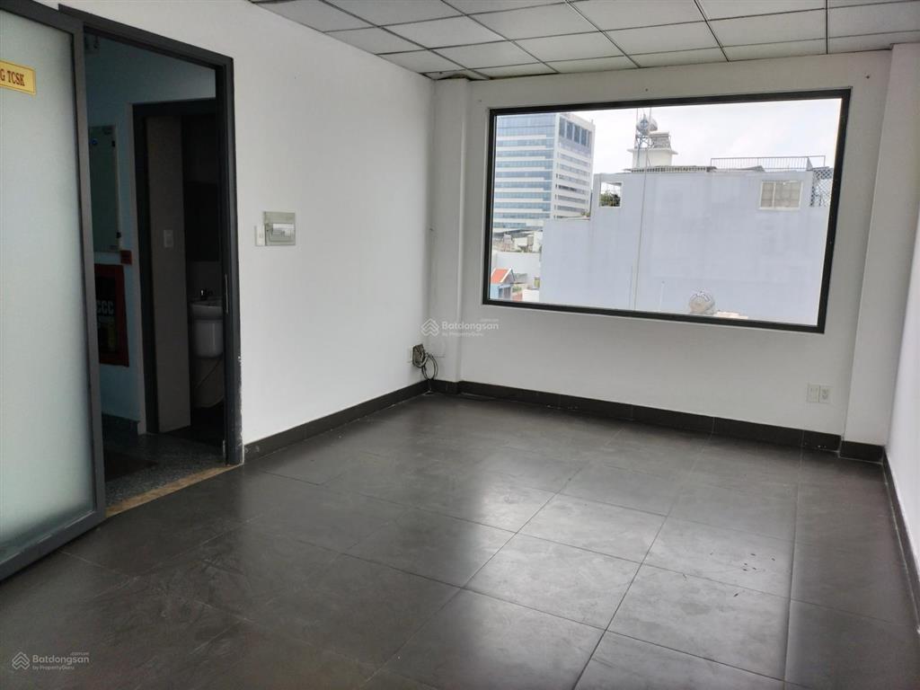 Cho thuê văn phòng dt 105m2, lê văn huân, p. 13, tân bình, gần sân bay t3